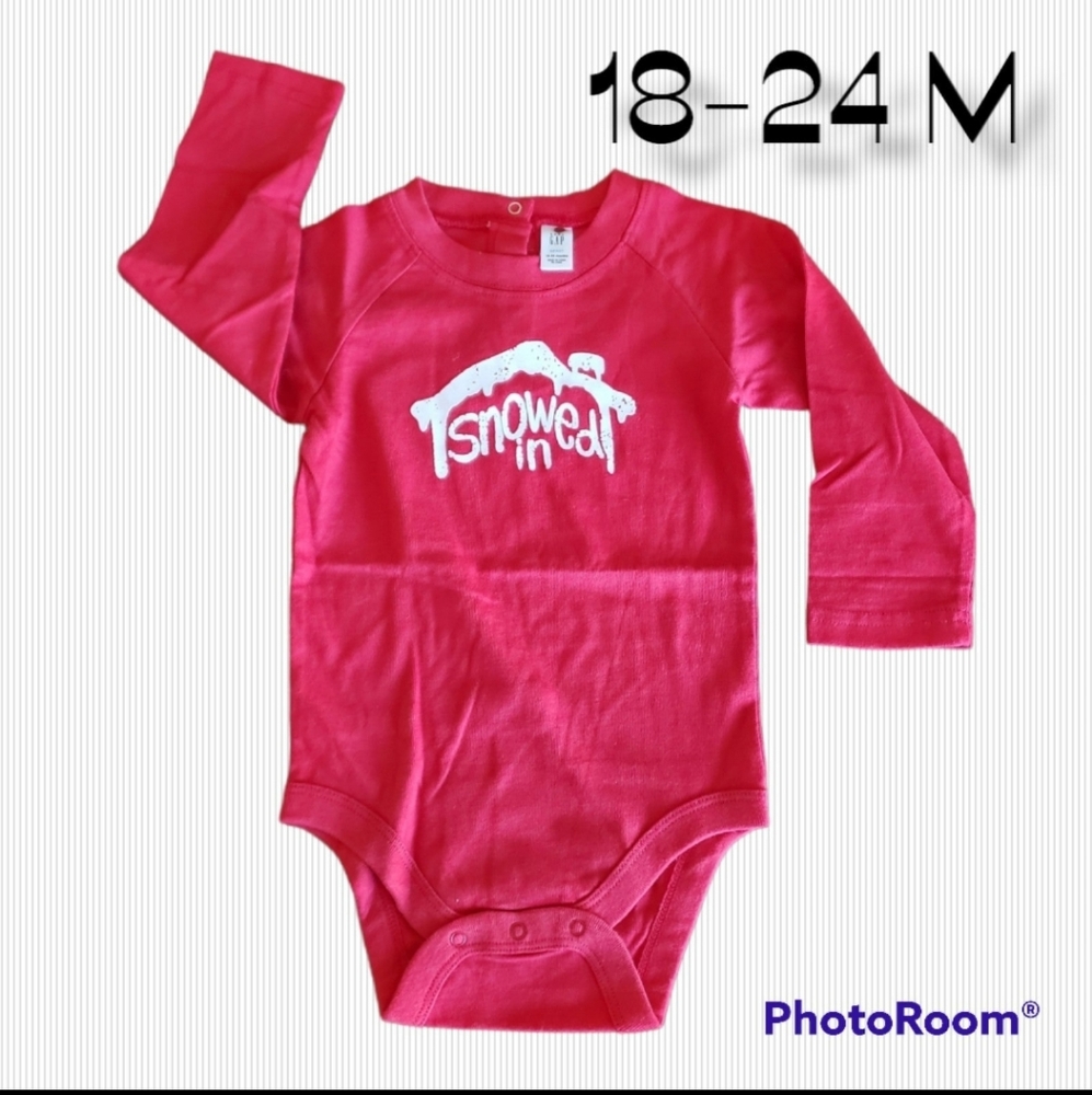 Baby Gap NWOT Christmas Winter Red Onesie sz 18-24M